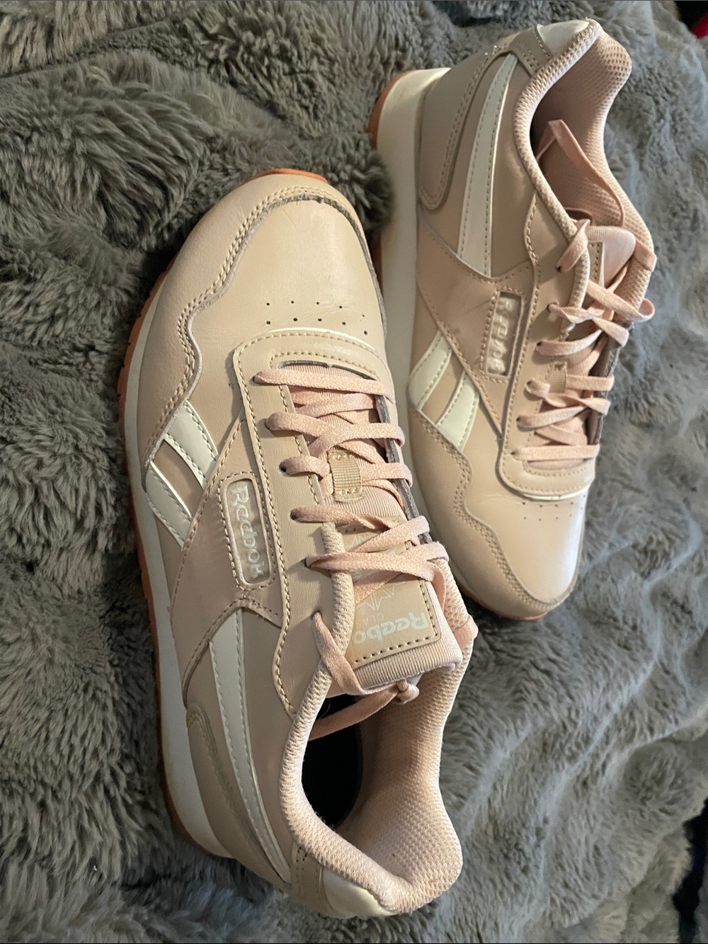 Reebok Women's Pale Pink and White Leather Sneakers